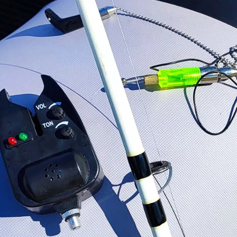 鯉釣り用バイトアラーム、LEDライト付きアナンシエーター、鯉 - Fishing Equipment Jet のレビューと価格